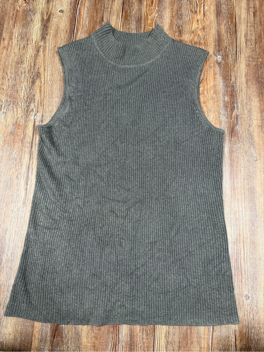 Y2K Gray ribbed knit sleeveless turtleneck top in a L